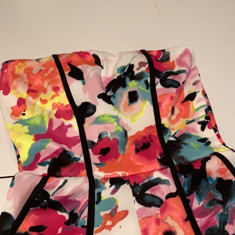 Small Romper🦋 - Picture 2 of 8